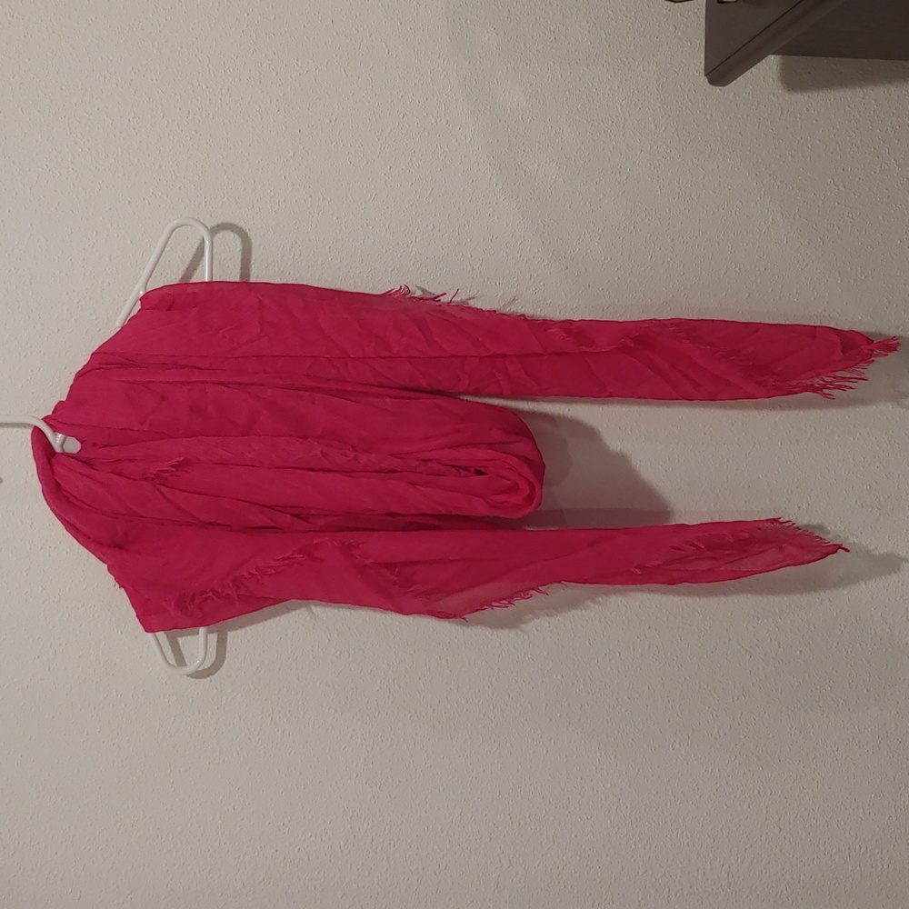 Pink scarf with a little fringe